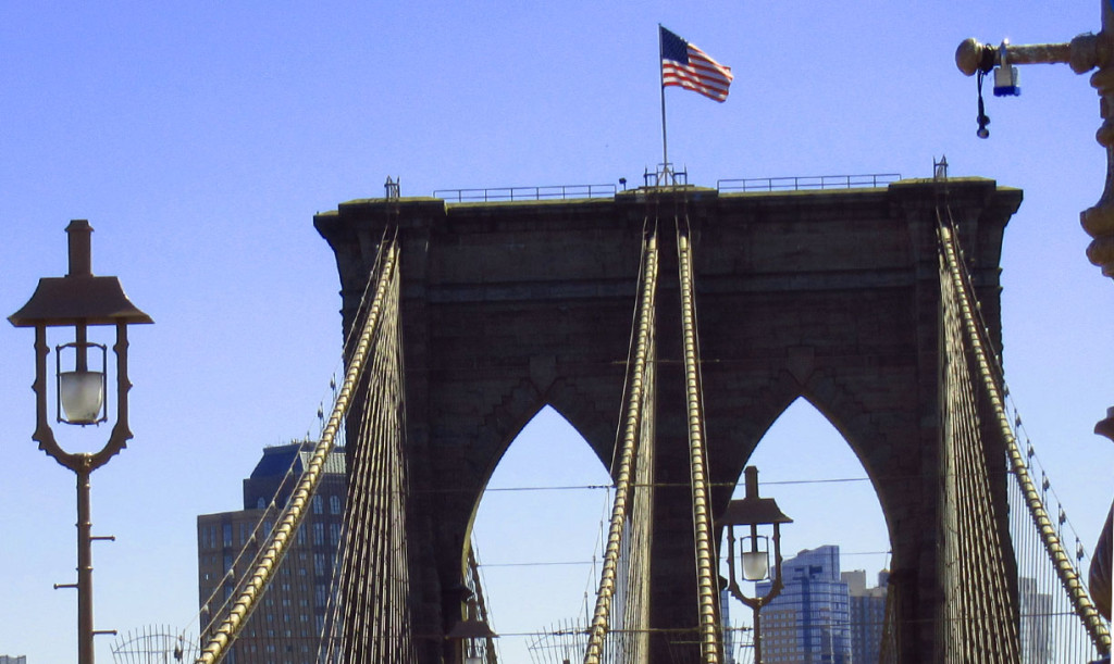 Brooklyn Bridge New York en Amerikaanse vlag