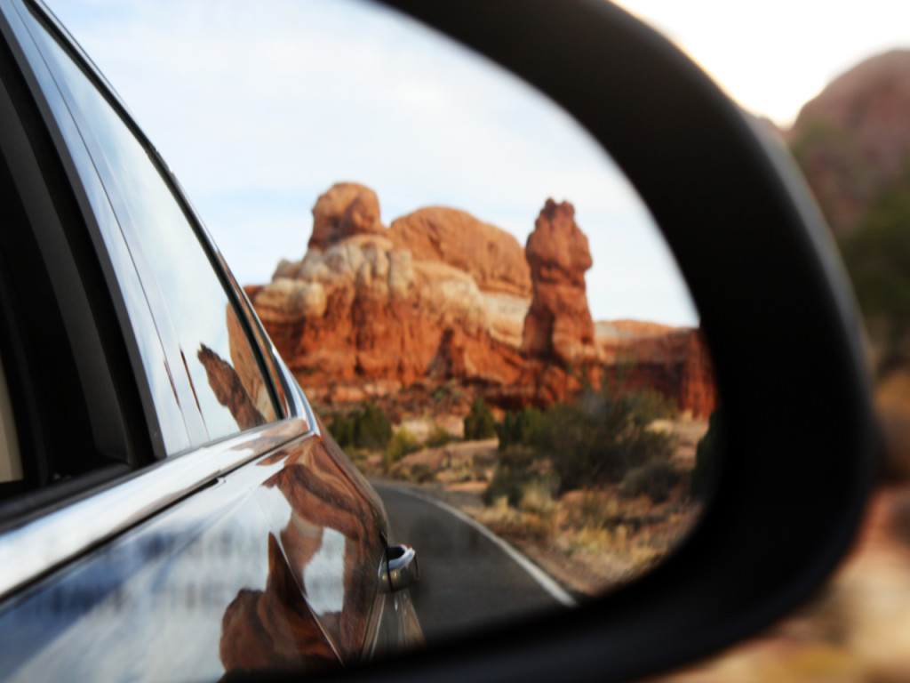 arches-car-mirror