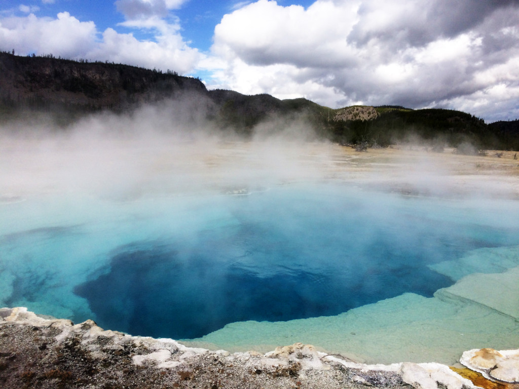 biscuit-basin-yellowstone-national-park