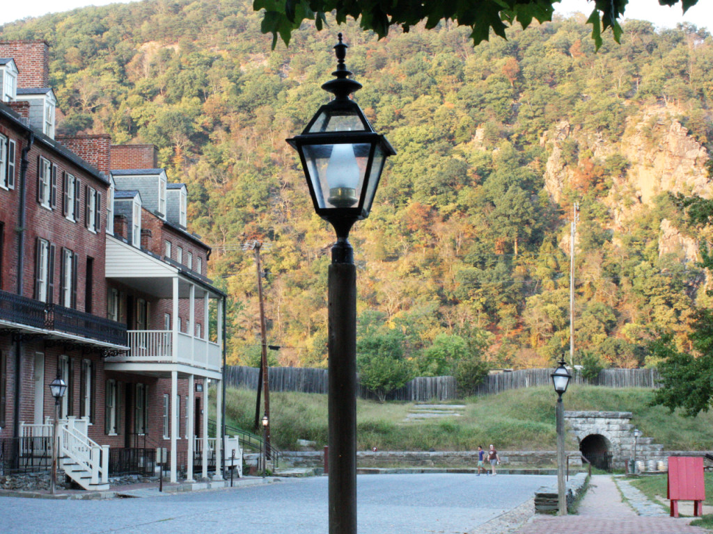 Harpers-ferry-mountains-autumn-colors