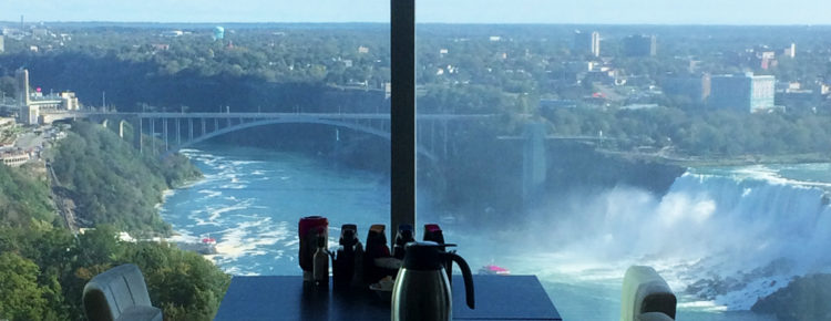 eetdagboek-mooiste-uitzicht-eten-Niagara-Falls