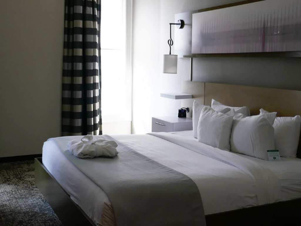 Best-bed-in-Memphis-Hotel-Napoleon