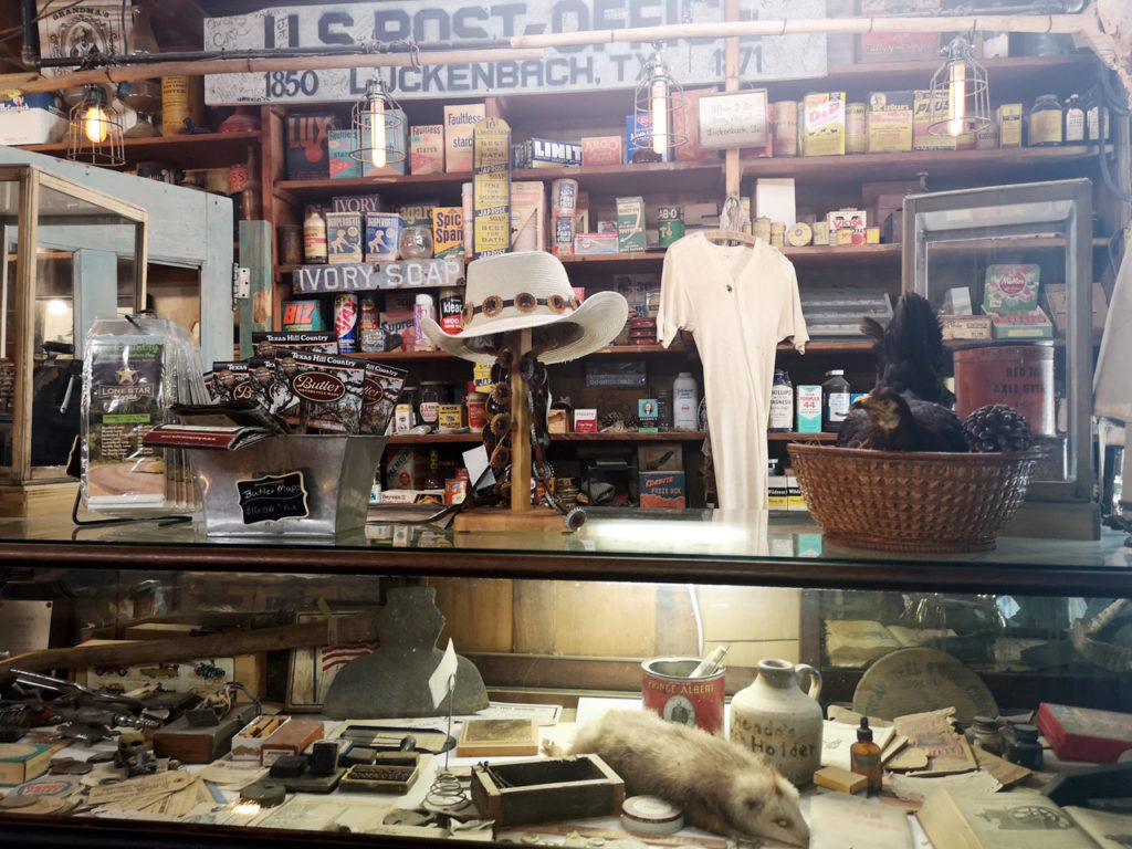 Luckenbach-Texas-Post-office