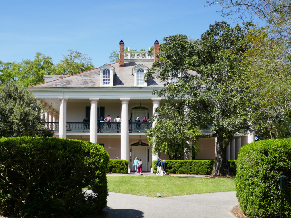 Big-House-Oak-Alley-plantation