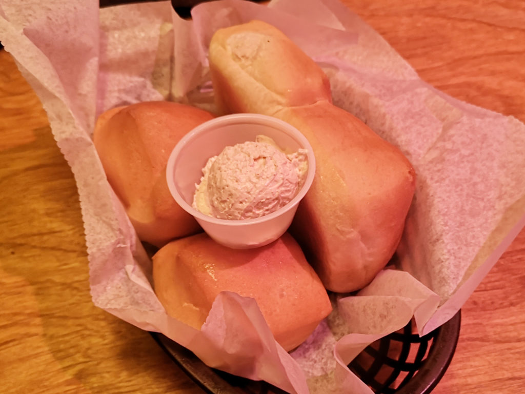 Texas-Roadhouse-bread