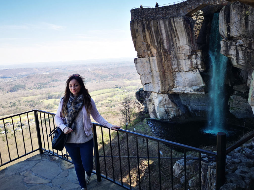 rock-City-green-waterfall