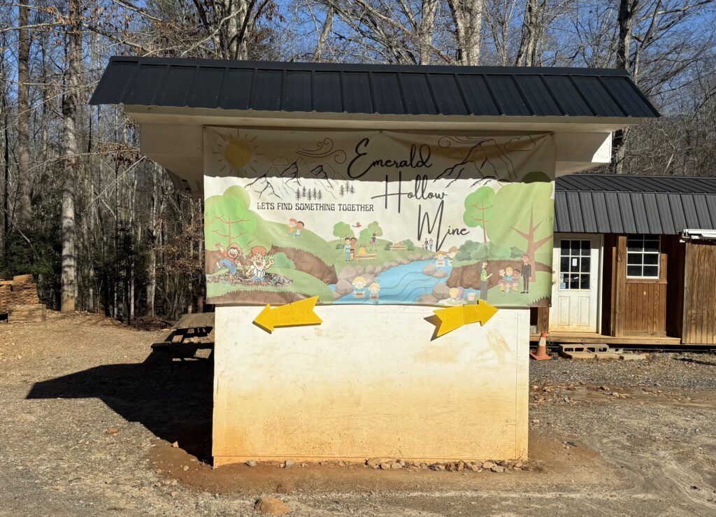 Emerald Hollow Mine in Hidenite Amerika stenen zoeken