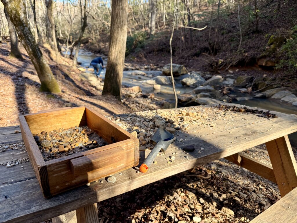 edelstenen zoeken in Amerika in Hidenite North Carolina