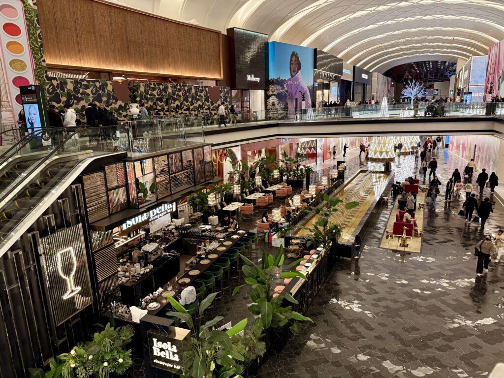 eten in American Dream winkelcentrum bij New York in de buurt