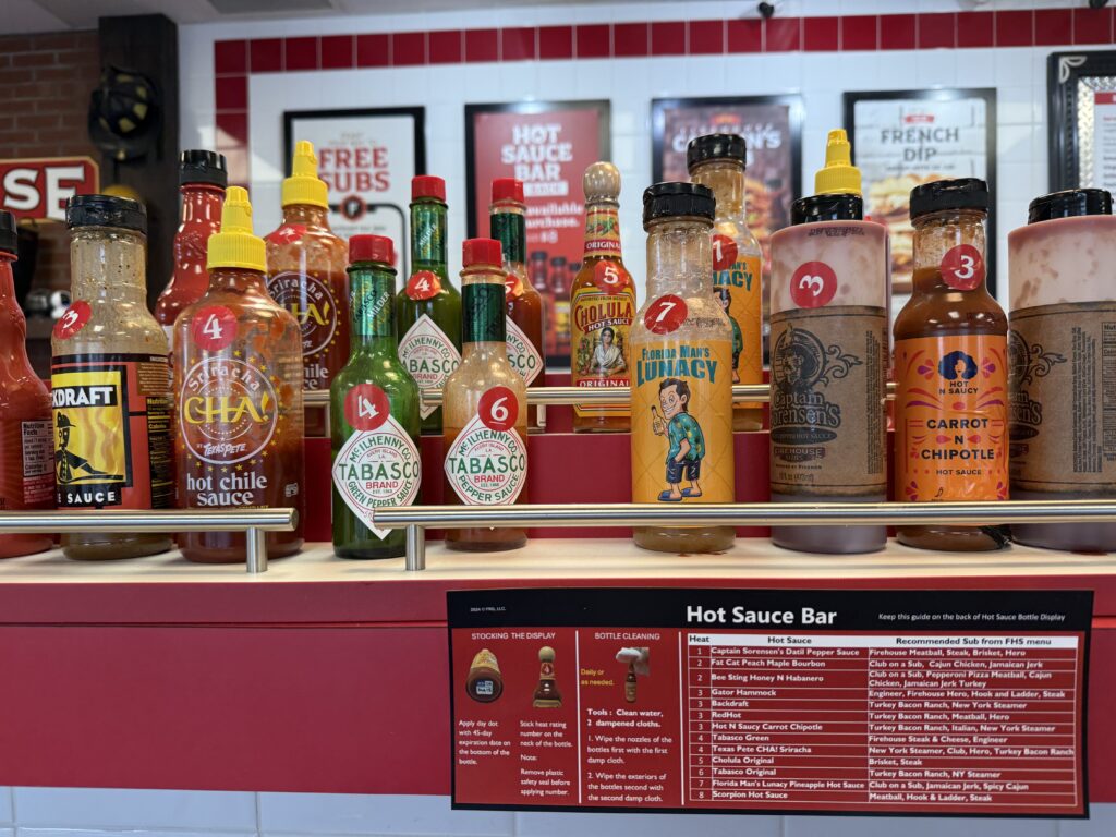 hot sauce bar van Firehouse subs in amerika