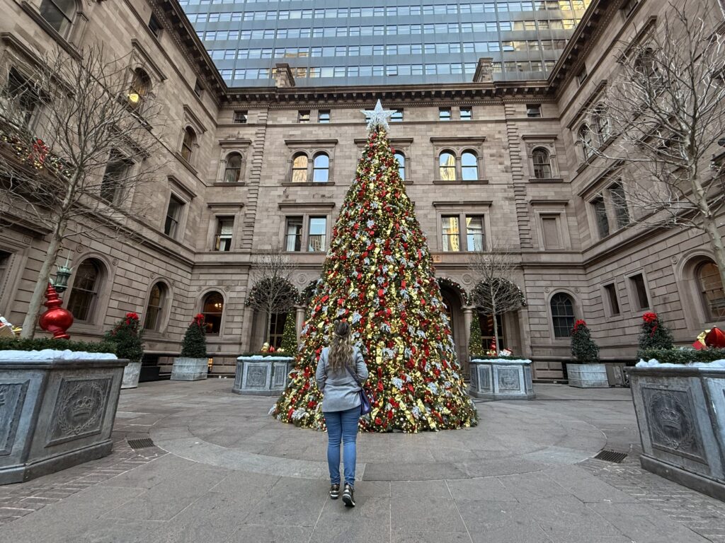 Kerstboom in New York Lotte Hotel