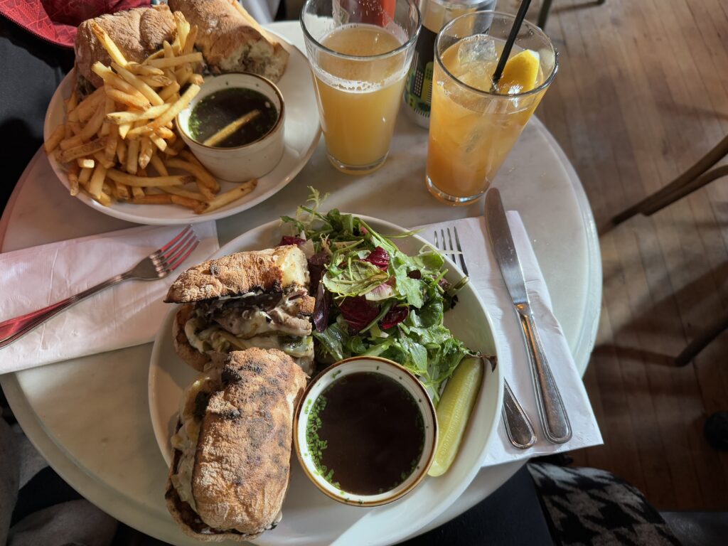 5 leaves restaurant eten in Brooklyn lunch